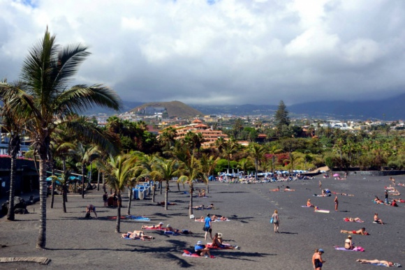 W kwietniu na plażę jeździmy do Hiszpanii Podróże, LIFESTYLE - Ile kosztują w tym miesiącu noclegi w najczęściej wybieranych przez nas wiosną plażowych kierunkach? To sprawdzili specjaliści z trivago - serwisu porównującego ceny hoteli.