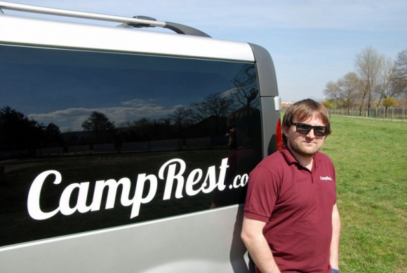 Młodzi pokochali kemping