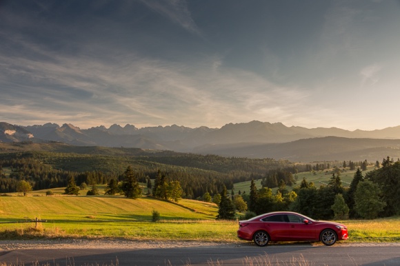 Top 10 najpiękniejszych dróg w Polsce. Zobacz film! Podróże, LIFESTYLE - Najpiękniejsze polskie drogi z lotu ptaka #pięknedrogi.pl to projekt filmowy, który odkrywa i pokazuje najpiękniejsze polskie trasy. Inspiracją do stworzenia klipu stał się slow driving – podróżowanie dla przyjemności, bez konkretnego celu. Zobacz film: http://bit.ly/pieknedrogi