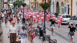 „Dni Krosna – Miasta Szkła” za nami Podróże, LIFESTYLE - W dniach 3 – 5 czerwca odbyły się „Dni Krosna – Miasta Szkła”. Krosno nie bez powodu nazywane jest Miastem Szkła. Jest to największy w Polsce ośrodek produkcji szklanych wyrobów ozdobnych i użytkowych.