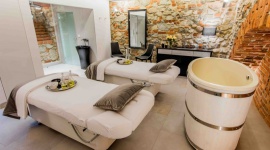 SPA na wakacje – jakie zabiegi wybrać? Podróże, LIFESTYLE - Podczas wakacji wiele pań częściej niż zwykle korzysta z dobrodziejstw SPA. W tym czasie chcemy bowiem pięknie wyglądać, ale też mamy ku temu więcej okazji, chociażby podczas urlopu.