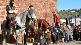 Średniowieczne festiwale w Portugalii Podróże, LIFESTYLE - W Portugalii znajduje się sporo interesujących, doskonale zachowanych zamków, które od czasu do czasu ponownie zaludniają się dzielnymi rycerzami, pięknymi damami oraz rozweselającymi tłum kuglarzami i trubadurami. Tutejsze średniowieczne festiwale przyciągają tłumy turystów.