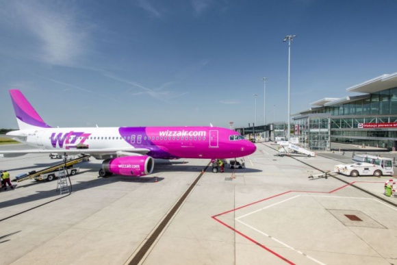 Wizz Air ogłosił nowe połączenie z Wrocławia Podróże, LIFESTYLE - Polecimy do Kijowa. Zgodnie z zapowiedzą przewoźnika nowe połączenie rusza 1 listopada. Samoloty na tej trasie będą obsługiwane dwa razy w tygodniu. Bilety już w sprzedaży.