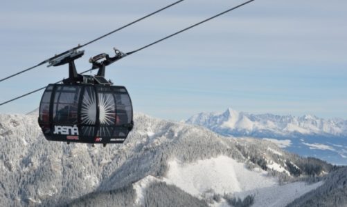 Coraz więcej narciarzy w słowackich Tatrach
