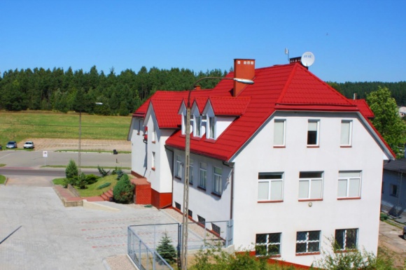 Na wczasy do Sokółki. Zaprasza ośrodek eMeF Podróże, LIFESTYLE - Położone na skraju Sokółki, niemalże w samym centrum Zielonych Płuc Polski, centrum szkoleniowo – serwisowe eMeF to ośrodek, który powstał z myślą o tych, którzy cenią sobie komfort, przyjazną atmosferę, walory przyrodnicze a także dobrą, polską kuchnię.