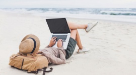 Wakacyjne manowce Podróże, LIFESTYLE - W sieci krąży wiele nieprawdziwych informacji. Przed wakacjami mogą dotyczyć szczególnie opinii na temat miejsc wypoczynku, biur podróży czy jakości obsługi hoteli. Jak przeciętny Kowalski ma wiedzieć, co jest prawdą a co nie?