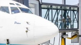 Sezon urlopowy już rozpoczęty Podróże, LIFESTYLE - Wakacje z biurem podróży to nie tylko lipiec i sierpień. Dla podróżnych wrocławskiego lotniska trwają już od kwietnia, kiedy wystartowały pierwsze czartery. Na zakup wycieczek decydujemy się coraz wcześniej – popularnością cieszą się tegoroczne nowości: Tirana i Kefalonia.