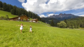 Urlop spod znaku Czerwonego Koguta Podróże, LIFESTYLE - Miesiąc do wakacji szkolnych, a wy nadal nie wiecie co wybrać: nadmorskie plaże czy góry, aktywny wypoczynek czy sielski spokój, luksusowe kwatery czy zwykły pokój, spa czy turystyczny szlak. Spokojnie, to wszystko możecie znaleźć w jednym miejscu: w Południowym Tyrolu.