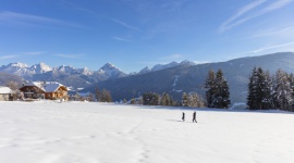 Przed zimowymi wakacjami Podróże, LIFESTYLE - W Południowym Tyrolu sezon narciarski rozpoczyna się już na początku grudnia. Pozostało zatem niewiele czasu by zaplanować wypoczynek w tym prawdziwym raju dla miłośników zimowych aktywności. Nie bez kozery średnio każdego sezonu region ten odwiedza ponad 15 tysięcy Polaków.