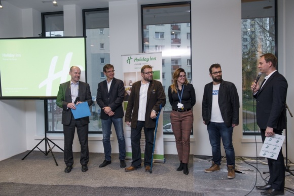 Holiday Inn Warsaw City Centre Powstaje nowy hotel z otwartym lobby Podróże, LIFESTYLE - Trwa budowa Holiday Inn Warsaw City Centre przy ul. Twardej. Należący do InterContinental Hotels Group (IHG) czterogwiazdkowy hotel pierwszych gości przyjmie już w grudniu.