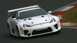 Następca Lexusa LFA całkiem możliwy Podróże, LIFESTYLE - Lexus LFA, supersamochód wyprodukowany jedynie w 500 egzemplarzach, na zawsze odmienił wizerunek japońskiej marki premium, przybliżając ją miłośnikom ostrej jazdy, a jego zdeklarowanym fanem jest nawet znany z cynicznego podejścia Jeremy Clarkson.