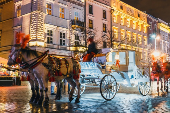 Walentynki w Krakowie z AccorHotels Podróże, LIFESTYLE - Walentynki kojarzą się przede wszystkim z czasem spędzonym z ukochaną osobą – i słusznie. Ale walentynki to nie musi być tylko jeden wieczór. Warto świętować je również przez cały weekend. Co zaplanować, aby był wyjątkowy?