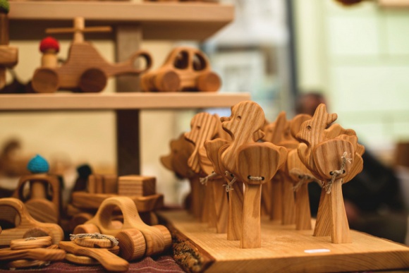 Wileński Jarmark Kaziukowy – festiwal rękodzieła oraz wielonarodowej kuchni Podróże, LIFESTYLE - W dniach 2-4 marca w stolicy Litwy odbył się jeden z największych w krajach bałtyckich jarmark wyrobów rzemieślniczych oraz dziedzictwa narodowego. Kiermasz Kaziukowy to możliwość poznania bliżej historii Wilna, bałtyckiego folkloru i dziedzictwa wielonarodowej kuchni.