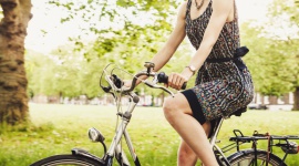 Zapomnij o samochodzie! Kilka porad, jak przygotować się na wycieczkę rowerową Podróże, LIFESTYLE - Wycieczki – czy to kilku godzinne czy kilkudniowe – to świetny pomysł na aktywne spędzenie czasu w gronie rodziny lub znajomych. O czym warto pamiętać szykując się do wyprawy? Co należy ze sobą zabrać i na co uważać? Podpowiadamy!