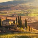 Włoskie wakacje – za co kochamy toskański styl?