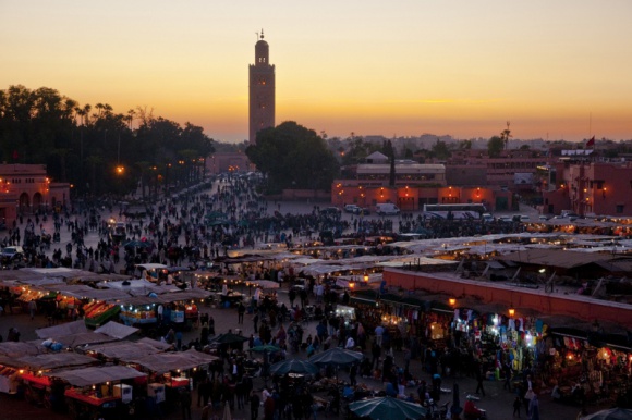 City break w Marrakeszu - perła Maroka na wyciągnięcie ręki Podróże, LIFESTYLE - 31 października ruszyły bezpośrednie loty z Warszawy do Marrakeszu. Połączenia realizowane dwa razy w tygodniu przez Wizz Air. To dobry pomysł na kilkudniowy pobyt. W 2017 Maroko odwiedziło 54 000 turystów z Polski, a w 2018 przewiduje się, że będzie to aż 80 000 podróżnych.