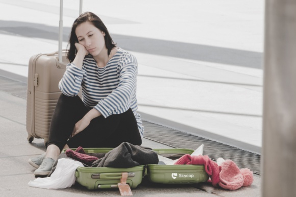 Molestowanie seksualne: pochmurna rzeczywistość podróży lotniczych Podróże, LIFESTYLE - 25 listopada obchodzimy Międzynarodowy Dzień Eliminacji Przemocy wobec Kobiet. Z tej okazji, w solidarności z ruchem #metoo, Skycop przyjrzał się jednej z form przemocy wobec kobiet – molestowaniu seksualnemu w lotnictwie.