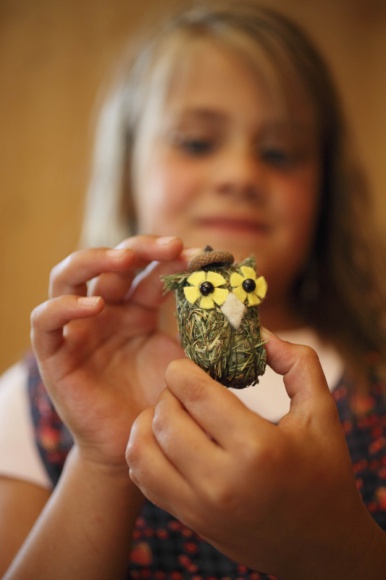 „Zrób to sam” - uwolnij swoją kreatywność w gospodarstwach Roter Hahn Podróże, LIFESTYLE - Podczas urlopu w gospodarstwie zrzeszonym w ramach organizacji Roter Hahn, goście mogą się zrelaksować i wypocząć w przytulnych apartamentach, obserwując przez okno zimowy krajobraz niezwykłej okolicy.