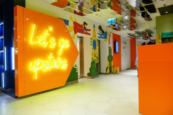 Przeżyj coś wyjątkowego… w nowym hotelu ibis Styles Warszawa Centrum! Podróże, LIFESTYLE - Unikalny koncept niepowtarzalnych wnętrz, niczym nieograniczona kreatywność, dbałość o najdrobniejsze detale, certyfikat ekologiczny BREEAM i tylko 14 miesięcy od projektu do realizacji – tak powstał hotel ibis Styles Warszawa Centrum.