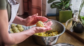 Kuchnia Południowego Tyrolu – lekcje gotowania w gospodarstwach Roter Hahn Podróże, LIFESTYLE - Kursy kulinarne organizowane w gospodarstwach zrzeszonych w organizacji Roter Hahn, pozwalają miłośnikom regionalnej kuchni dowiedzieć się, jak własnoręcznie przygotować ulubione dania.