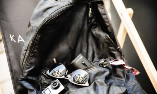 Zagraniczne gniazdka w podróży – jak sobie z nimi poradzić?