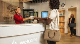 Prestiżowa nagroda dla lotniskowej strefy Lexusa Podróże, LIFESTYLE - W ubiegłym roku na brukselskim lotnisku powstało wyjątkowe miejsce - The Loft by Brussels Airlines and Lexus. Ta spokojna przystań dla strudzonych podróżnych otrzymała właśnie tytuł najlepszej lotniskowej strefy lounge w Europie w ramach 26. edycji World Travel Awards.