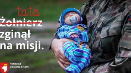 Wystawa w Katowicach upamiętniająca tych, którzy służąc, stracili życie i zdrow Podróże, LIFESTYLE - 14 sierpnia w Stowarzyszeniu Przyjaciół Sztuk Kompletnych przy ul. Tadeusza Kościuszki 5 odbędzie się uroczyste otwarcie wystawy „Dla Ciebie zginął żołnierz, strażak, policjant, a dla mnie tata”, przygotowanej przez Fundację Dorastaj z Nami.