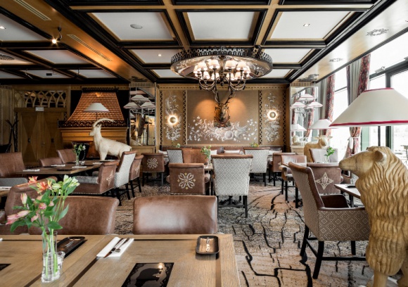 ATRAKCJE ZAKOPANEGO, CZYLI GDZIE SIĘ BAWIĆ, A GDZIE JEŚĆ? Podróże, LIFESTYLE - Z roku na rok Zakopane, niezależnie od pory roku, przyciąga coraz więcej turystów, również z zagranicy. Przepiękne górskie krajobrazy, piesze wycieczki w gronie rodziny czy przyjaciół oraz pyszna regionalna kuchnia są najlepszym sposobem na udany wypoczynek.