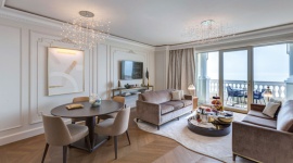 Hôtel de Paris w Monte Carlo Podróże, LIFESTYLE - Monte Carlo to najpopularniejsza dzielnica Monako. W jej sercu w 1864 roku obok najbardziej znanego na świecie kasyna powstał prestiżowy Hôtel de Paris.