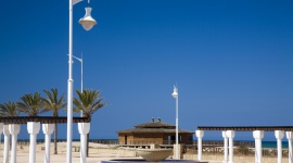 Saïdia - „Błękitna Perła” marokańskiego wybrzeża Podróże, LIFESTYLE - Saïdia to kurort nad Morzem Śródziemnym w północno-wschodnim Maroku. Piękne piaszczyste plaże przyciągają coraz więcej turystów, którzy doceniają walory tego miejsca będącego ciekawą alternatywą dla europejskich destynacji.