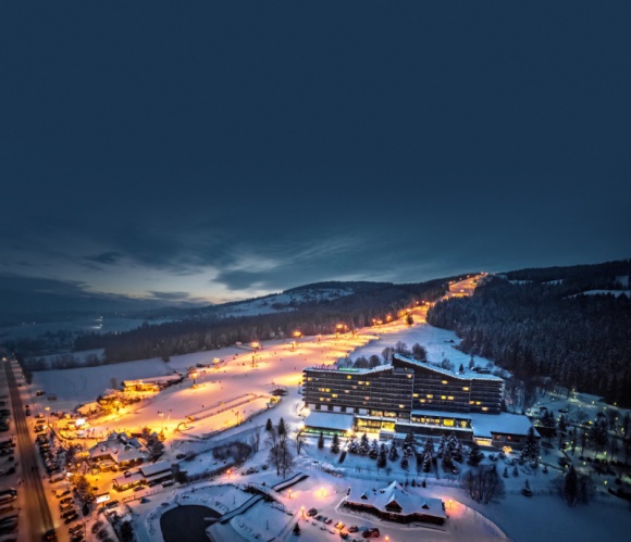 POLSKIE GÓRY CZY ZAGRANICZNE – GDZIE SPĘDZIĆ ZIMOWY URLOP? Podróże, LIFESTYLE - Sezon zimowy zbliża się wielkimi krokami, a Ty wciąż nie masz pomysłu gdzie wyjechać? Góry polskie, austriackie czy włoskie? W tym roku postaw na piękne polskie góry i spędź zimowe szaleństwo w Zakopanem.