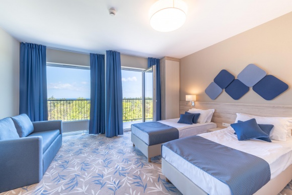 Polacy chętnie płacą Bonem Turystycznym Podróże, LIFESTYLE - Pierwsze dni działania Bonu Turystycznego i... Okazuje się że, turyści już aktywnie płacą bonem. W Blue Marine Mielno aż 45 proc. gości przez 2 dni działania programu zapłaciło za nocleg bonem.